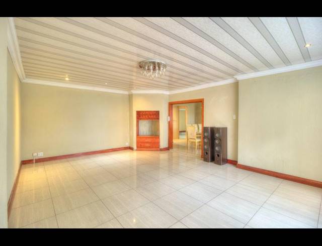 5 BEDROOM HOUSE FOR SALE IN FLORIDA